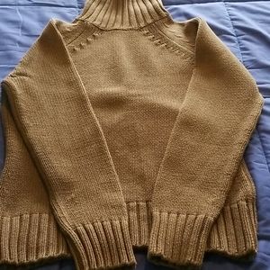 EUC Gap brown turtle neck sweater